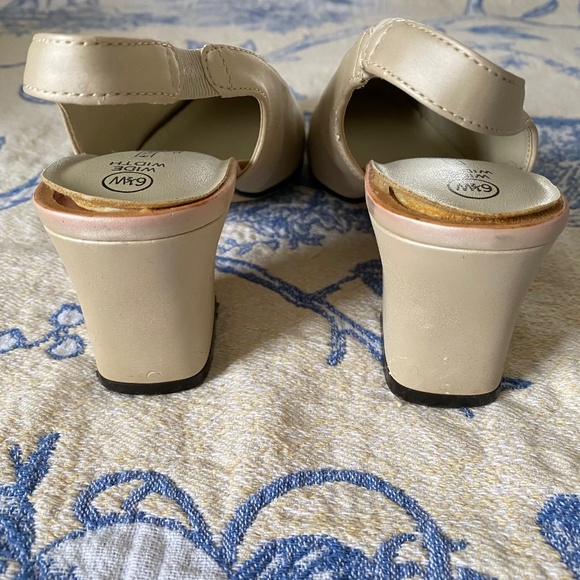 Highlights I Payless I Christy I Slingbacks I Bone - Picture 15 of 16